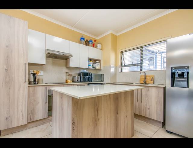 2 BEDROOM APARTMENT SOLD IN RANDPARK RIDGE
